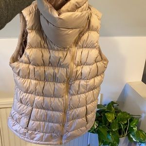 Athleta puffer vest